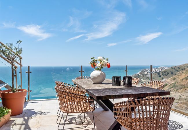 Lägenhet i Torrox - New! -  Stunnig Ocean View Penthouse - Rooftop jacuzzi, Pool & Gym, Nordic Ibiza Style (up to 5 people) - Bayview Hills in Tamango Hills Nerja