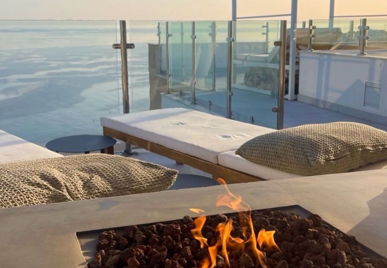 Lägenhet i Torrox - New! -  Stunnig Ocean View Penthouse - Rooftop jacuzzi, Pool & Gym, Nordic Ibiza Style (up to 5 people) - Bayview Hills in Tamango Hills Nerja